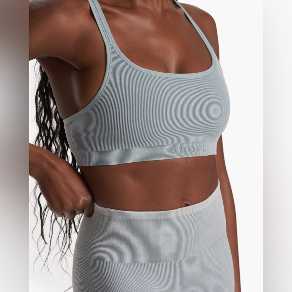 VUORI Helix Seamless Bra gray ribbed sports bra top workout athletic wear